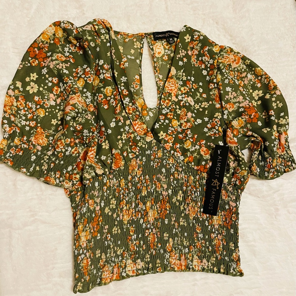 New Almost Famous Top Green/Floral Medium